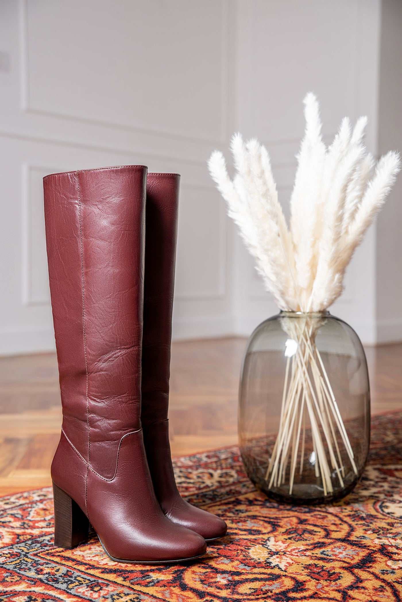 Burgundy fashion leather boots